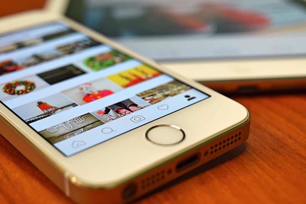 How to get Instagram Comment Sticker?