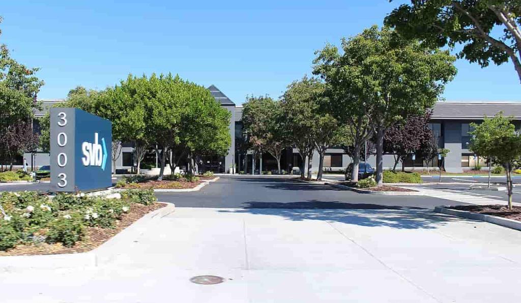 Silicon Valley Bank, From Boom to Bust: An Inside Look at the Collapse of the Bank